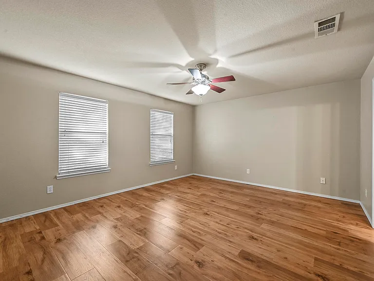 12482 Shepherds Hill Ln — Photo 19