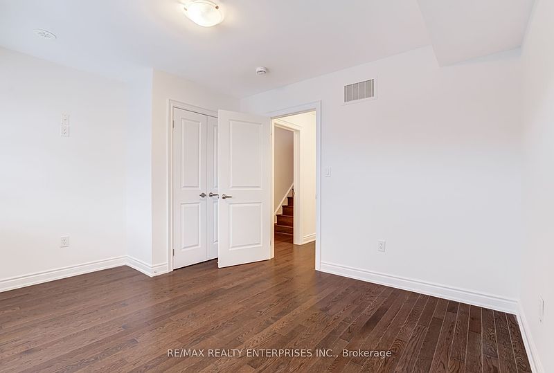 Oakville Townhouse for rent - 3 Bedrooms — photo 18