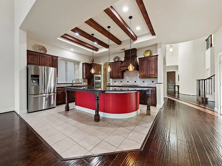 15520 Mayflower Trl — Photo 10