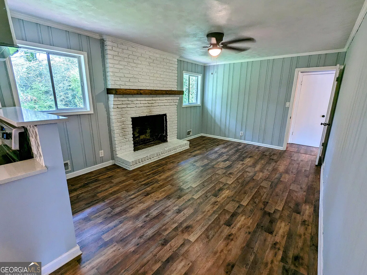 3 bed, 2.0 bath, 2880 sqft, $2,200 — Photo 4
