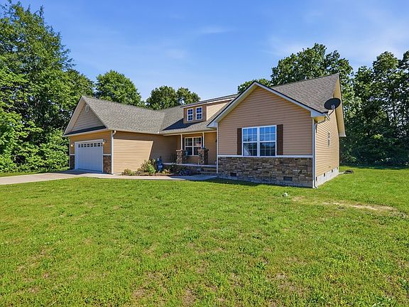 3rd image of 234 Colby Cir