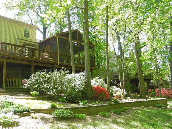 Beautful Lot Backing to Woods and Common Area