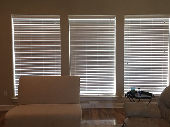 3rd image of 793 Lakeshore Village Dr