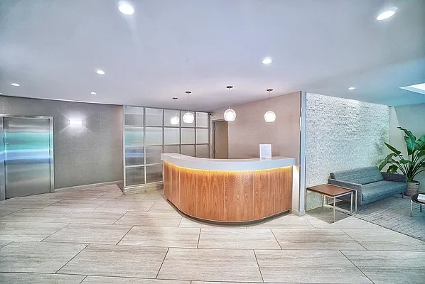 Sold by Triplemint | media 7