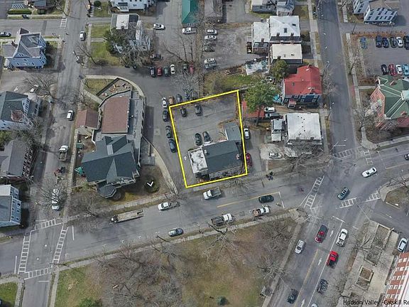 2nd image of 231 Clinton Avenue