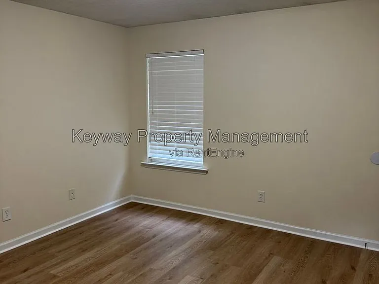 615 Goodale Ln — Photo 15