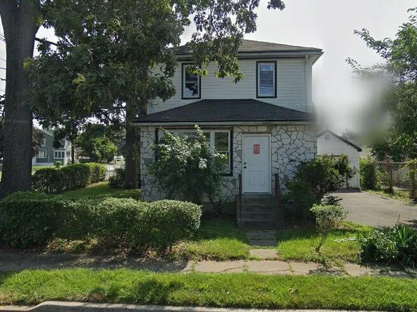 236 N Columbus Ave, Freeport, NY 11520