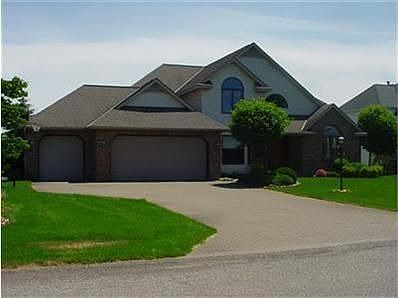 1st image of 912 Sand Lake Dr