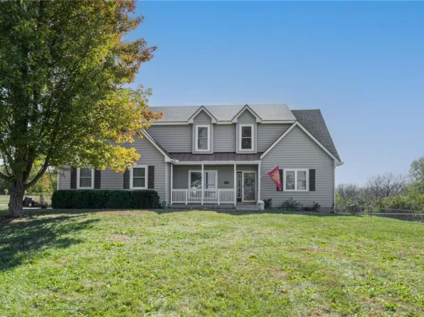 1205 E 203rd St, Belton, MO 64012