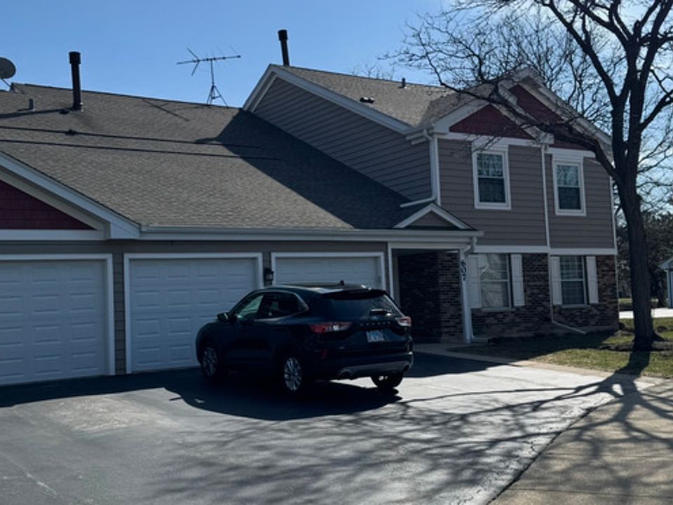 1st image of 607 Eastview Ct #2Z