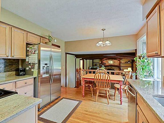5th image of 111 Downing Ct