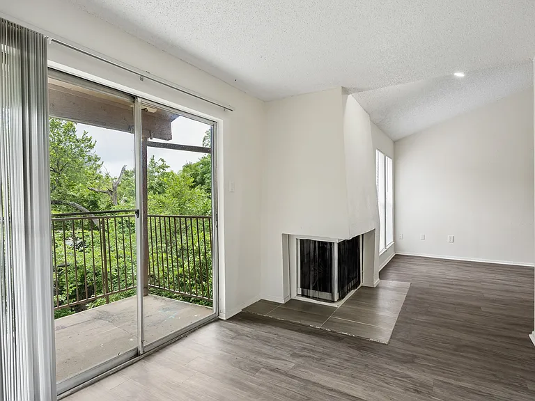 Tealwood Apartment Homes — Photo 9