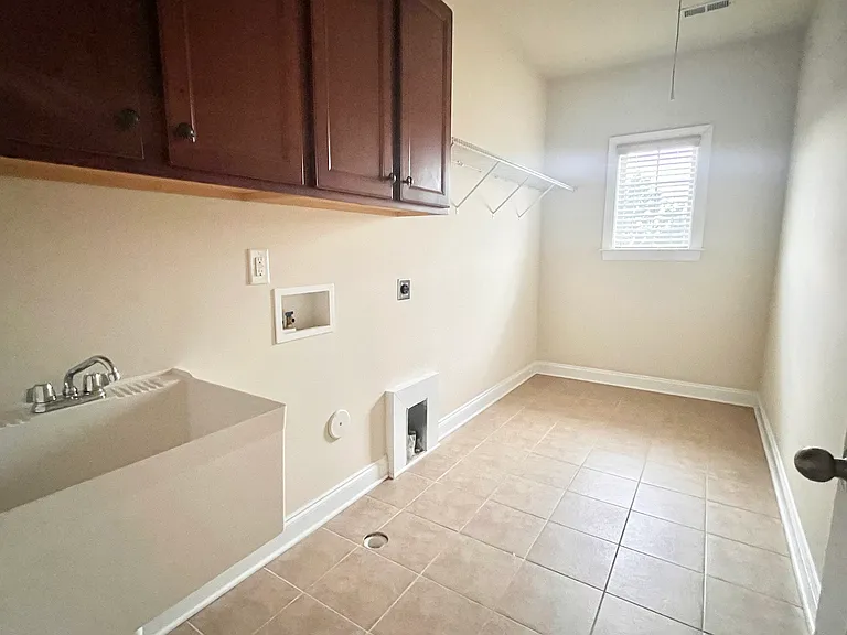 9615 Camden Town Dr NW — Photo 35