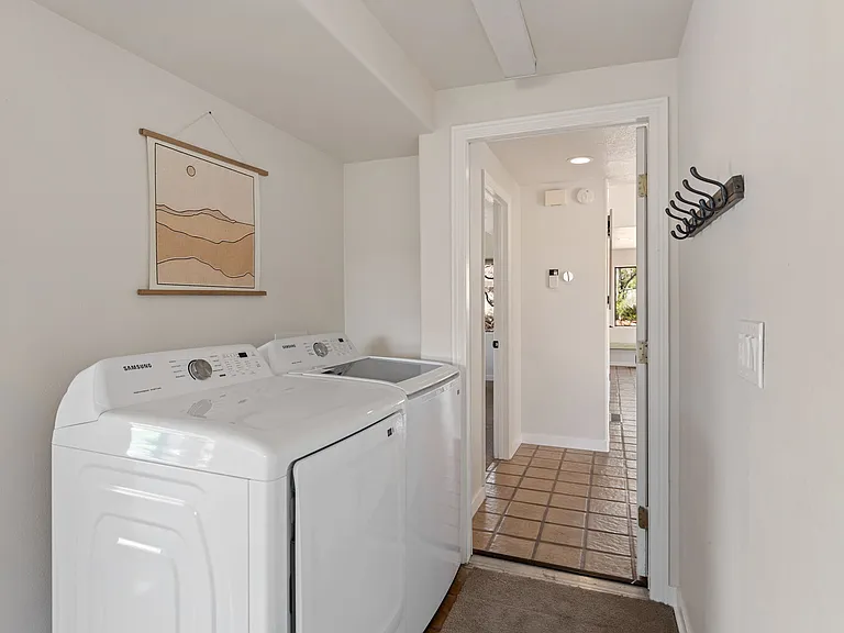 1411 W Sandhill Cir — Photo 43