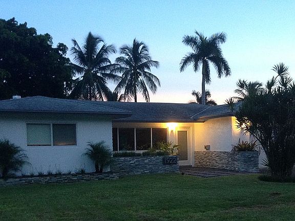 3rd image of 1922 Coral Shores Dr