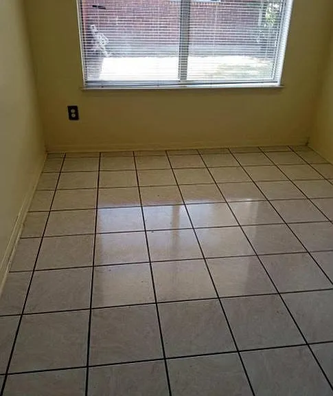 8406 Leafdale Dr — Photo 3