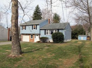 12 Meadow Ln, Hackettstown, NJ