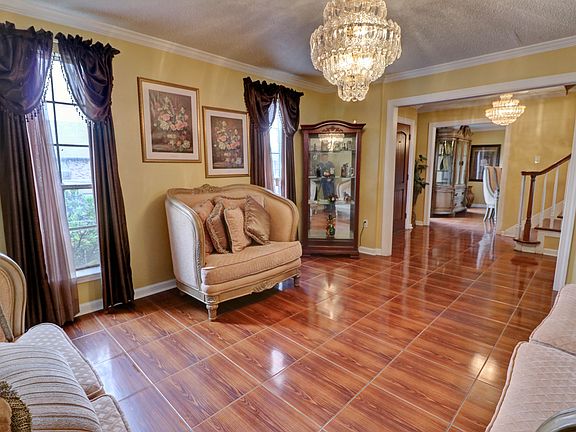 4th image of 6930 Camberley Dr