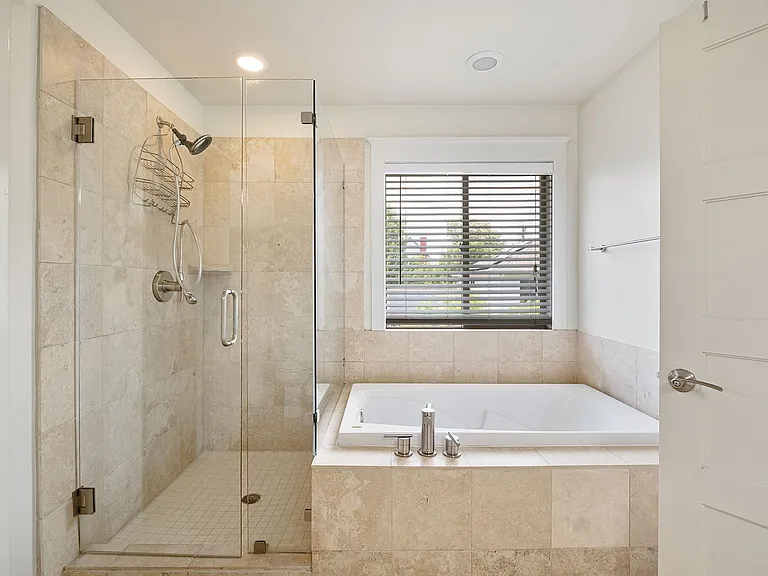 5608 Grover Ave — Photo 17