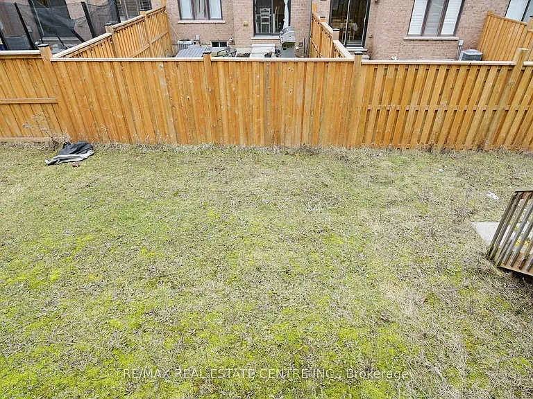 80 Scarletwood St — Photo 50