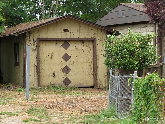 5th image of 38 3rd Avenue S