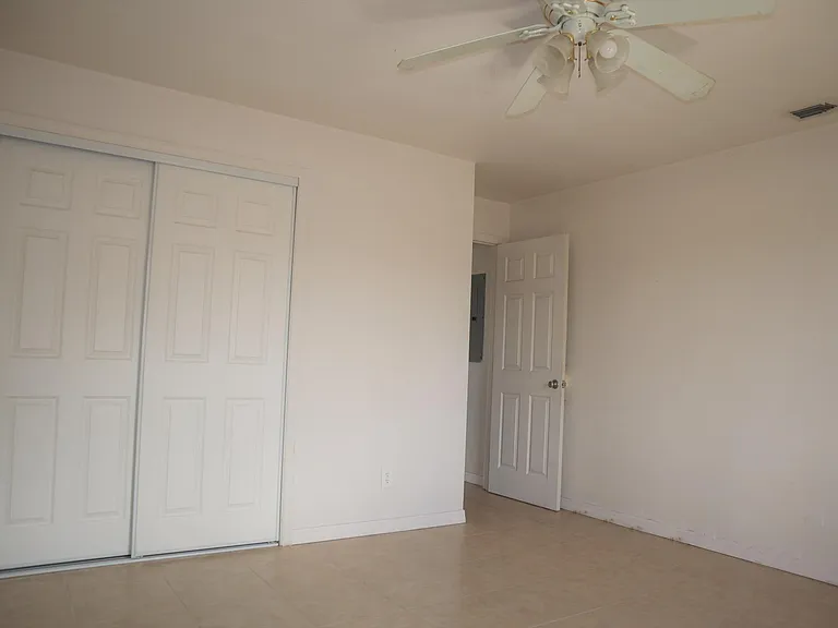 18637 Holly Rd — Photo 5