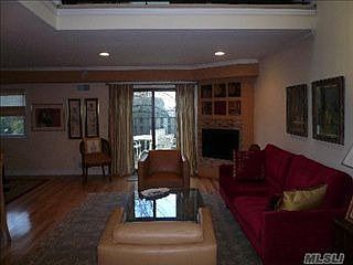 2nd image of 15 Cold Harbour Ln