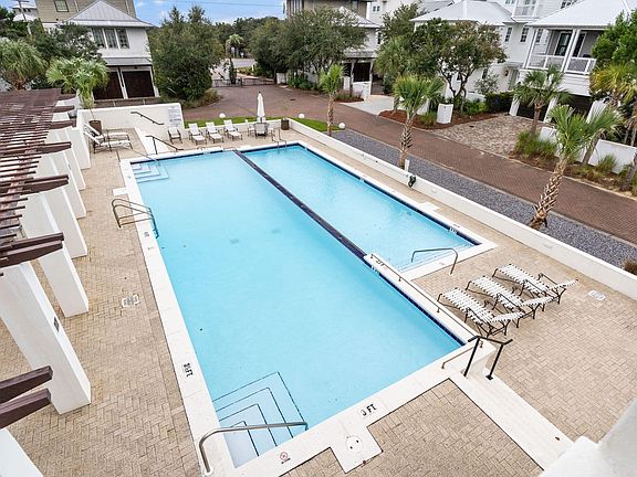 4th image of 32 Sand Oaks Cir