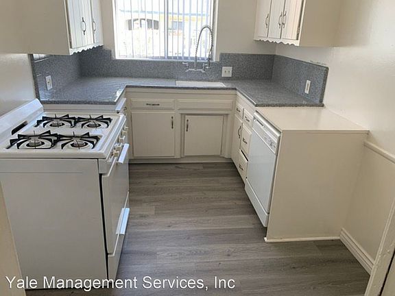 3rd image of 4525 Murietta Ave #9