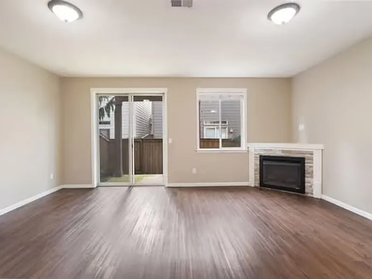 2610 NE 131st Ct — Photo 3