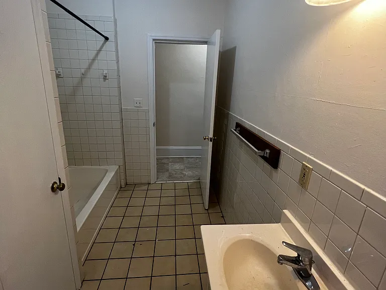 406 Highland Ave SW #2 — Photo 9