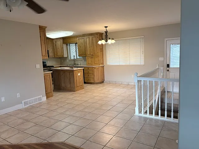 10185 S Chattel Cir — Photo 24
