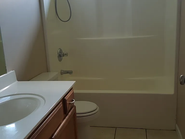 365 Cottage Dr — Photo 5