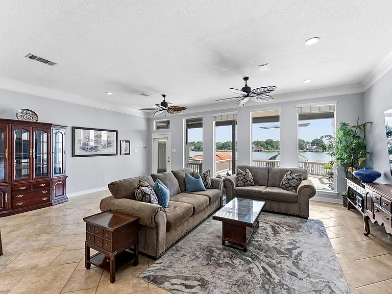 1208 Lake View Dr — Photo 11