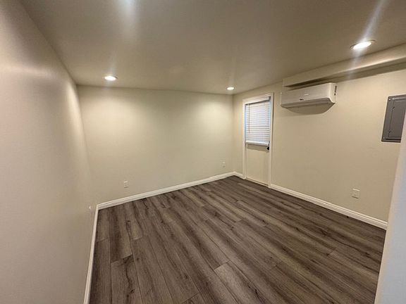 5th image of 2526 W Grand Ave
