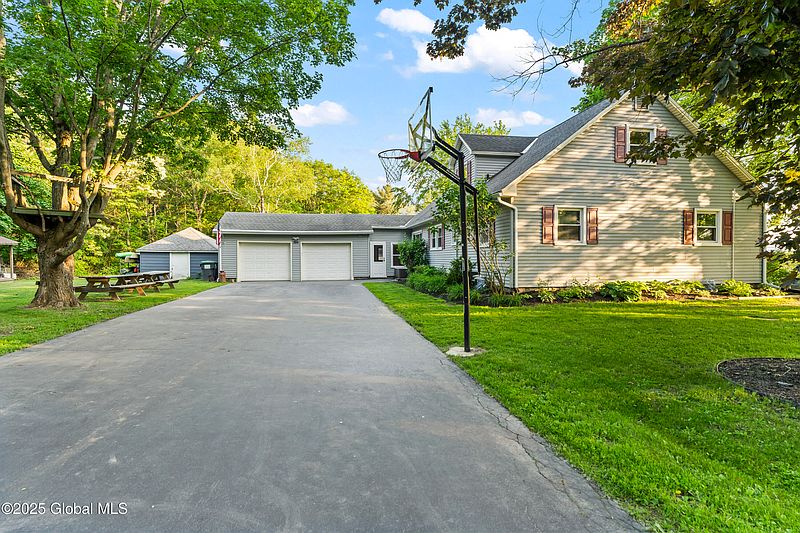 4th image of 399 Closson Road