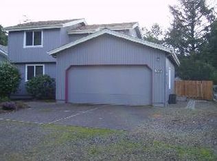855 SW Pine Ave, Depoe Bay, OR 97341