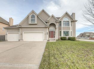 1500 SW 42nd Ct, Lees Summit, MO 64082