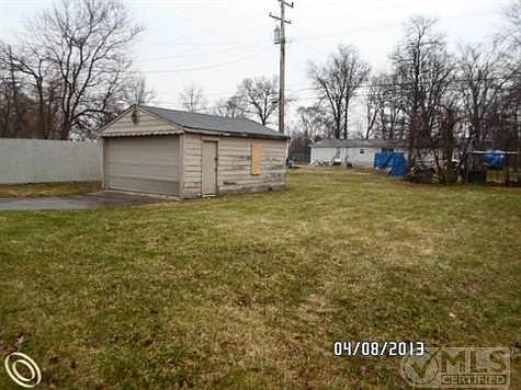 garage/yard