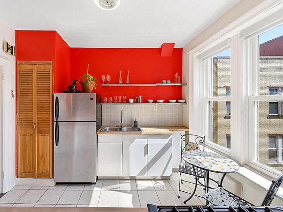 4th image of 4006 7th Ave APT 25