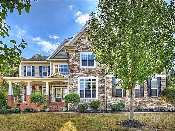 2nd image of 2114 Madeira Cir