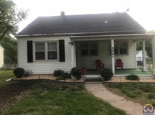 2001 SW Bowman Ct, Topeka, KS 66604