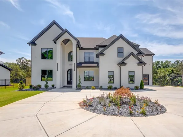 2377 Kilgore Rd, Buford, GA 30519