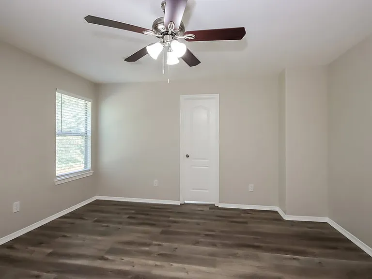 1089 Shadow Glenn Dr — Photo 9