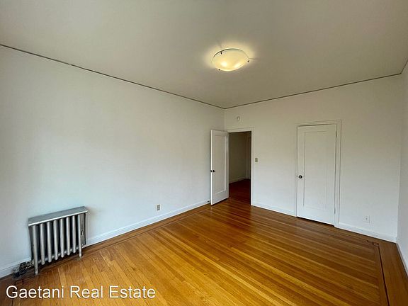 4th image of 225 Lincoln Way #11379964