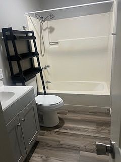 2nd image of 226 E Saint Mary Dr