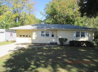1030 E Noleman St, Centralia, IL 62801