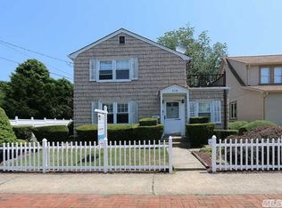 318 Felter Ave, Hewlett, NY 11557
