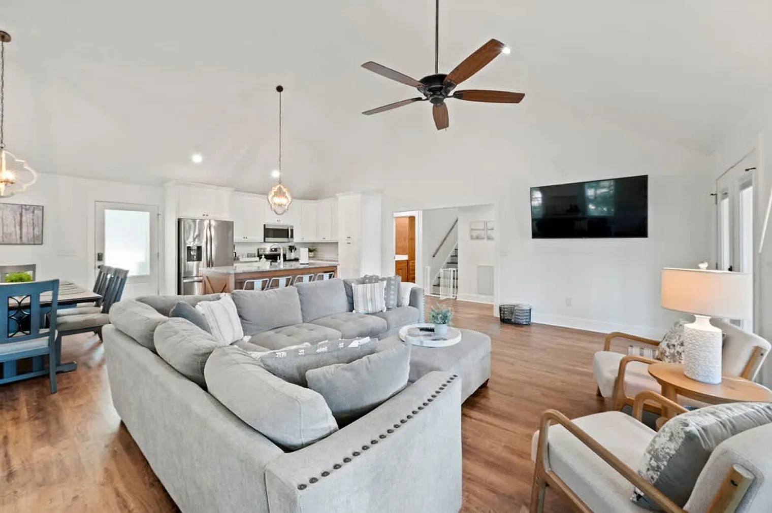 4 bed, 3.0 bath, $4,457 — Photo 1