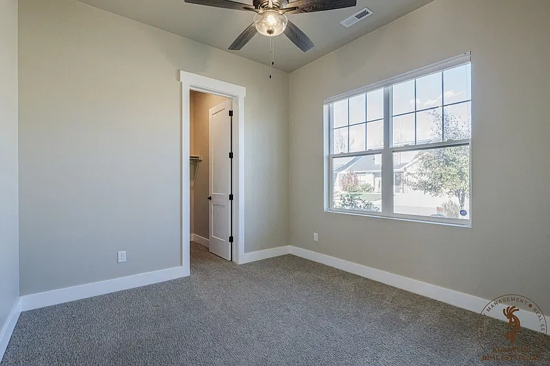 3 bed, 2.0 bath, 1701 sqft, $2,350 — Photo 2